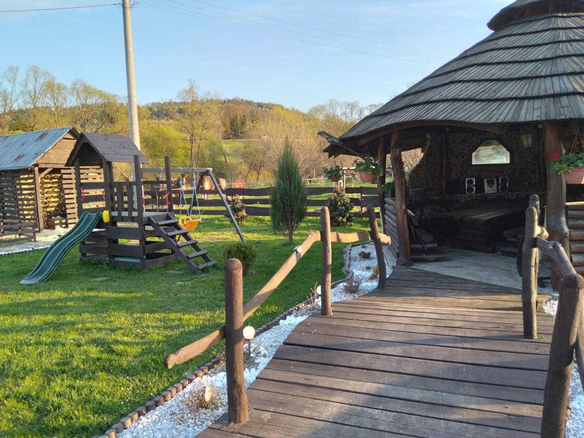 Domek Na Prerii Villa Ustrzyki Dolne Exterior foto