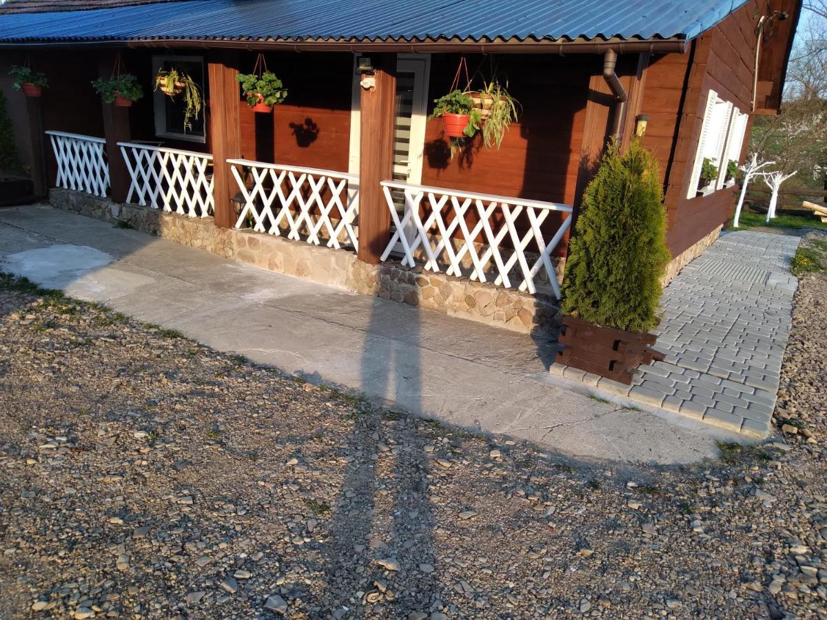 Domek Na Prerii Villa Ustrzyki Dolne Exterior foto