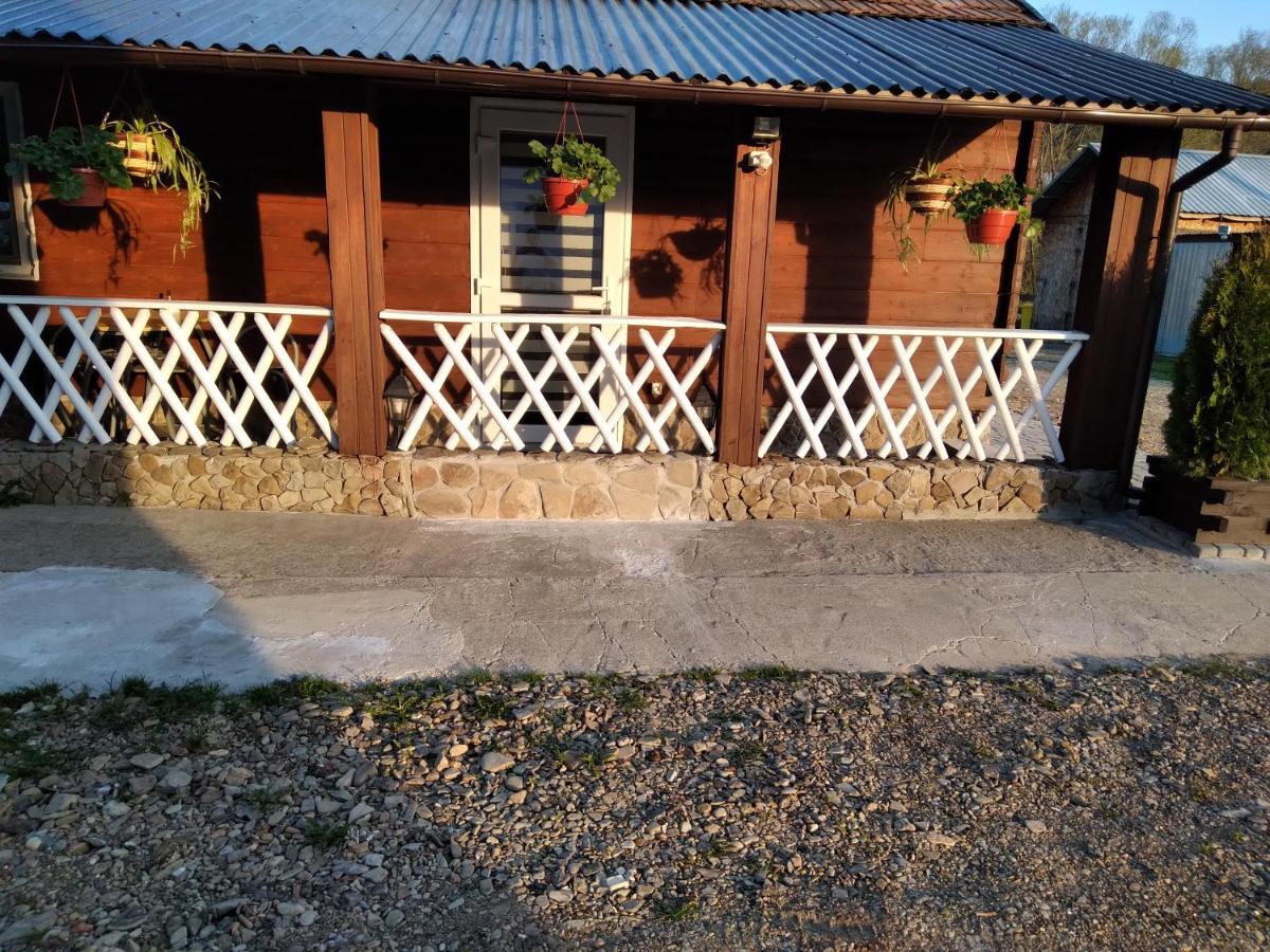 Domek Na Prerii Villa Ustrzyki Dolne Exterior foto